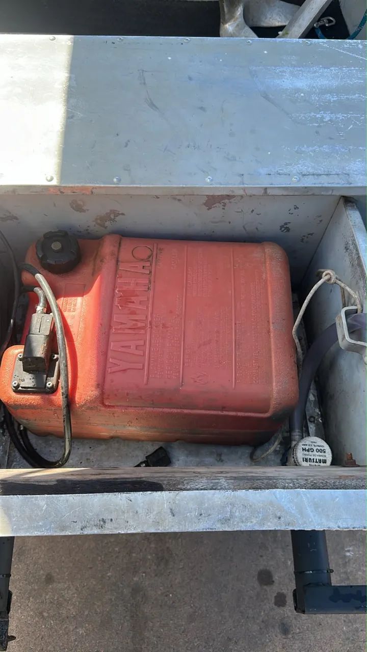 VENDE-SE BARCO COM MOTOR E CARRETINHA  - Foto 4