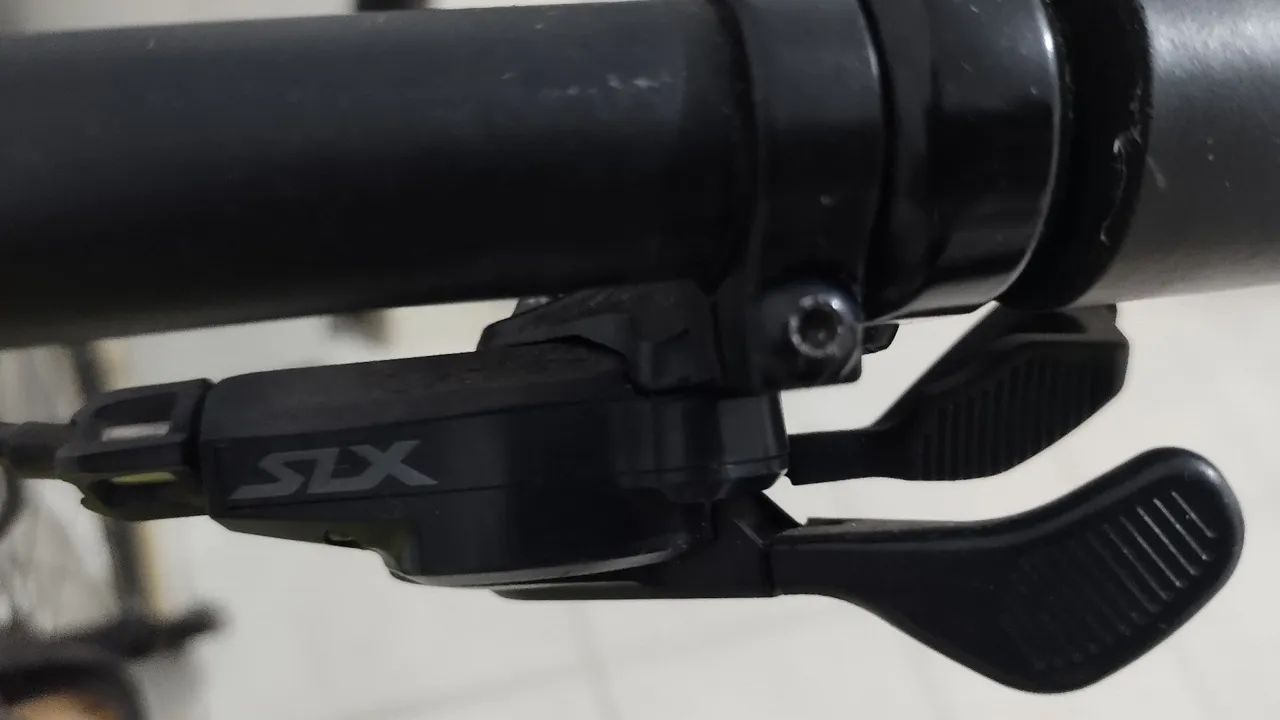 Bicicleta MTB Absolute Shimano SLX aro 29 - Foto 5