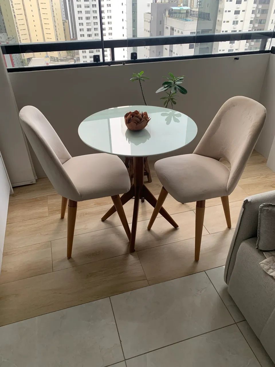 Lindo conjunto - Oficina Design -de mesa e 2 cadeiras - Foto 2
