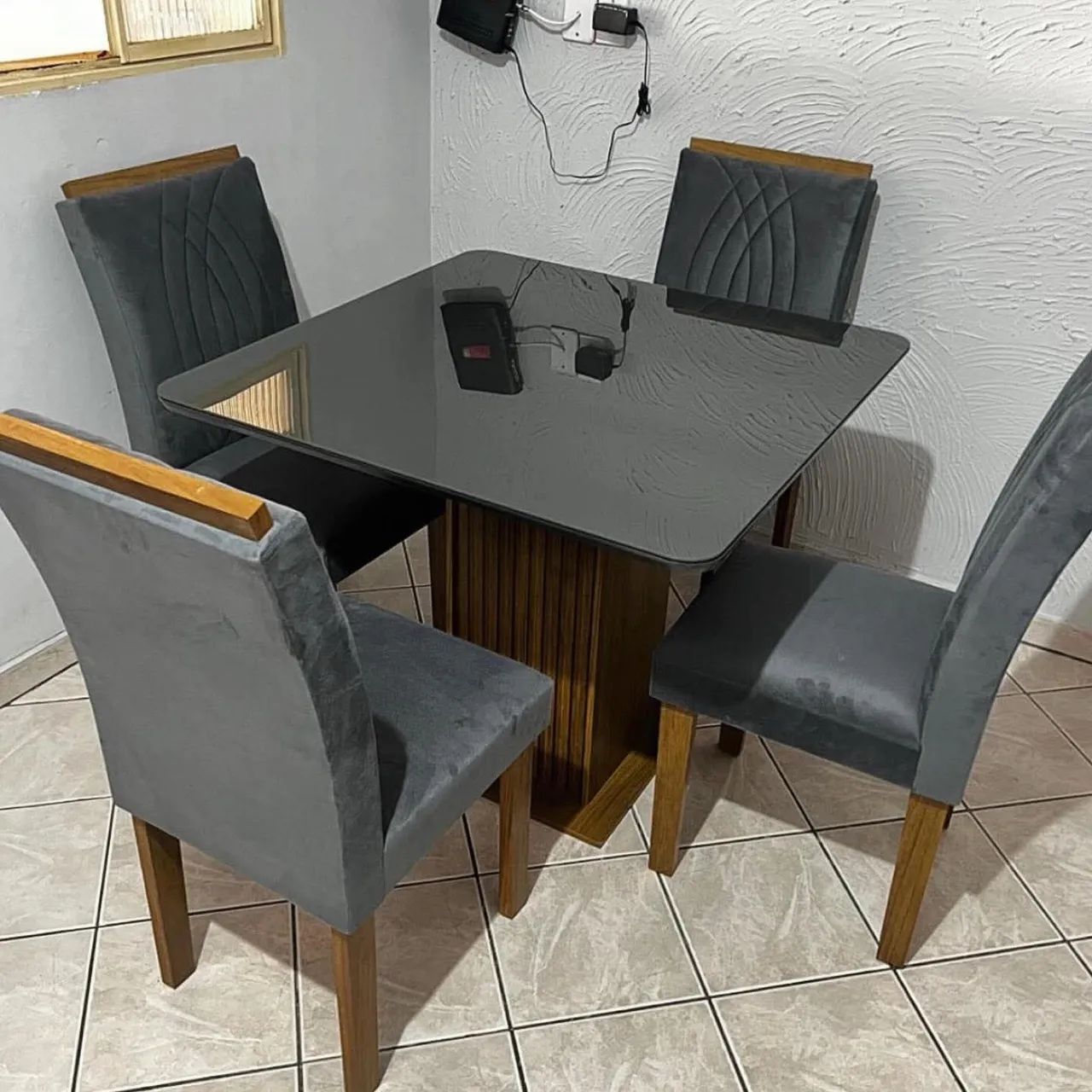 Mesa de jantar 90x90 - Chumbo 