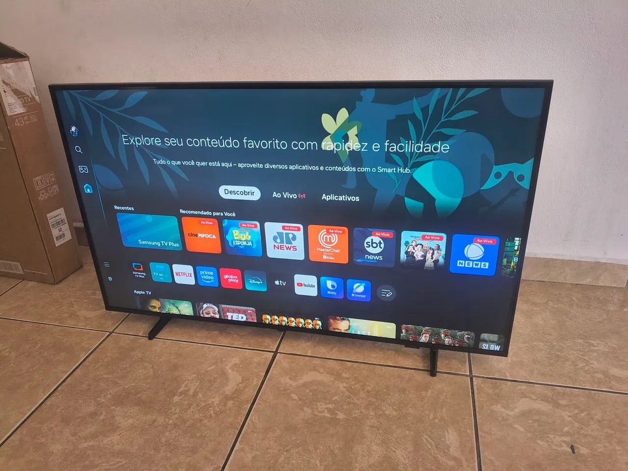 Vendo essa tv 43 polegadas smart 4K 