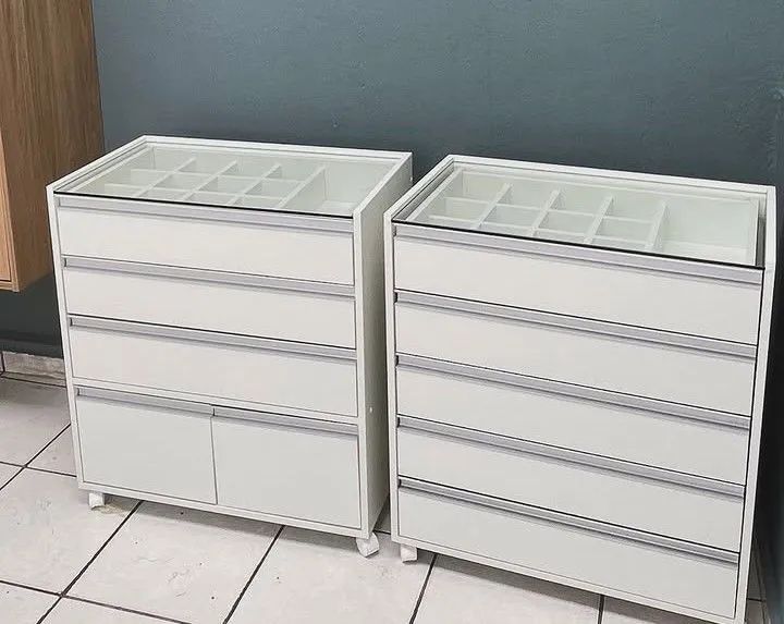 Cômodas Compactas Com Rodízio 