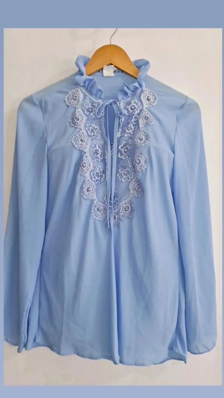 Camisa com.renda retrô tam M  - Foto 4