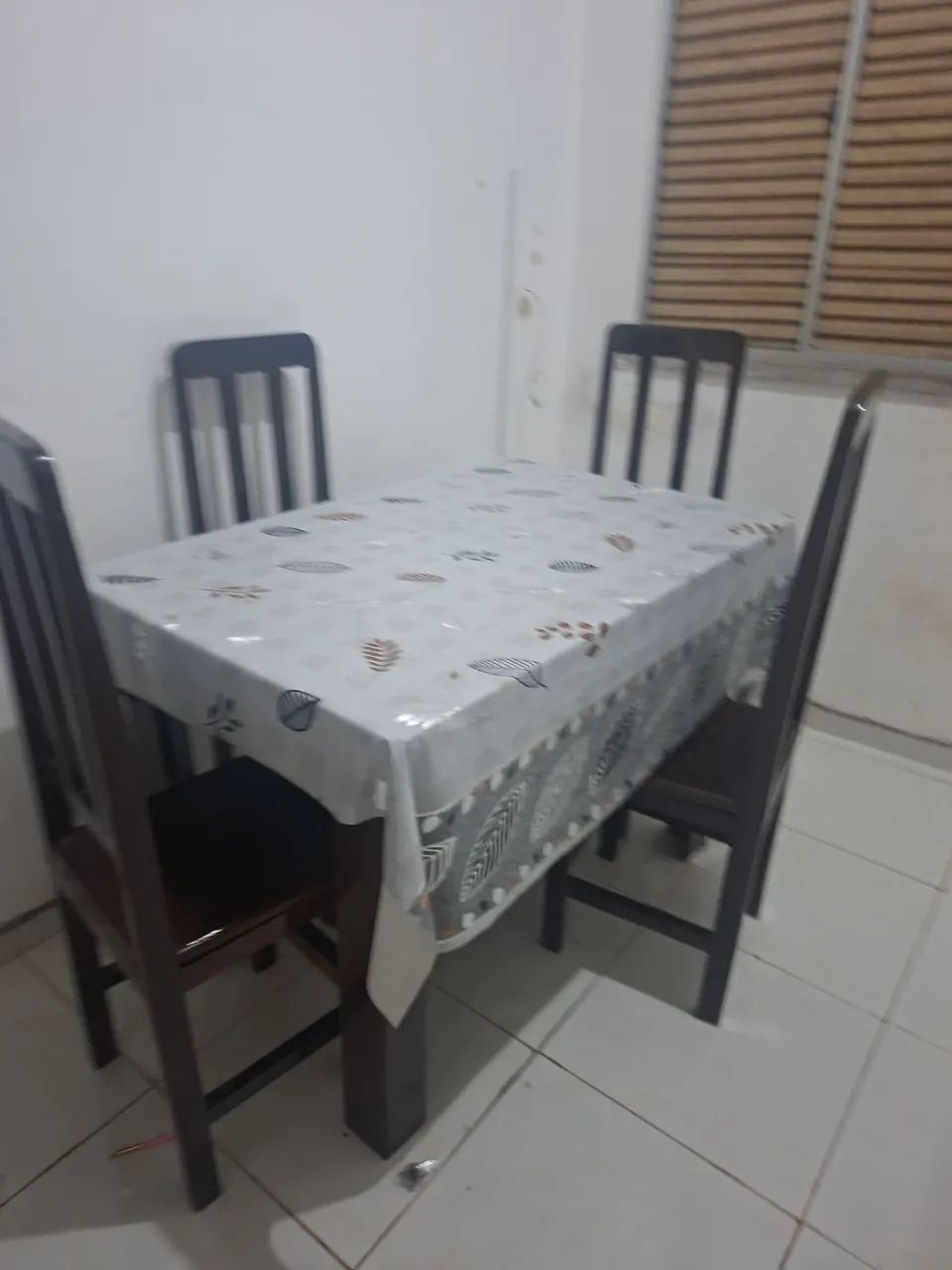 Mesa 4 cadeiras  - Foto 2