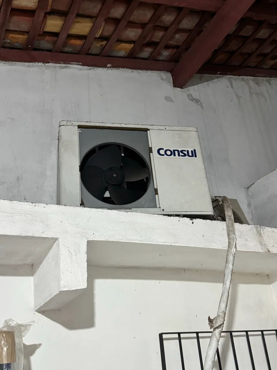Condensadora cônsul funcionando só faltando Bota gás 7500 Btu 