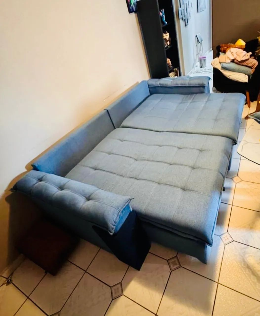 Sofá Retrátil de Linho Azul - 2,40m | Novíssimo
