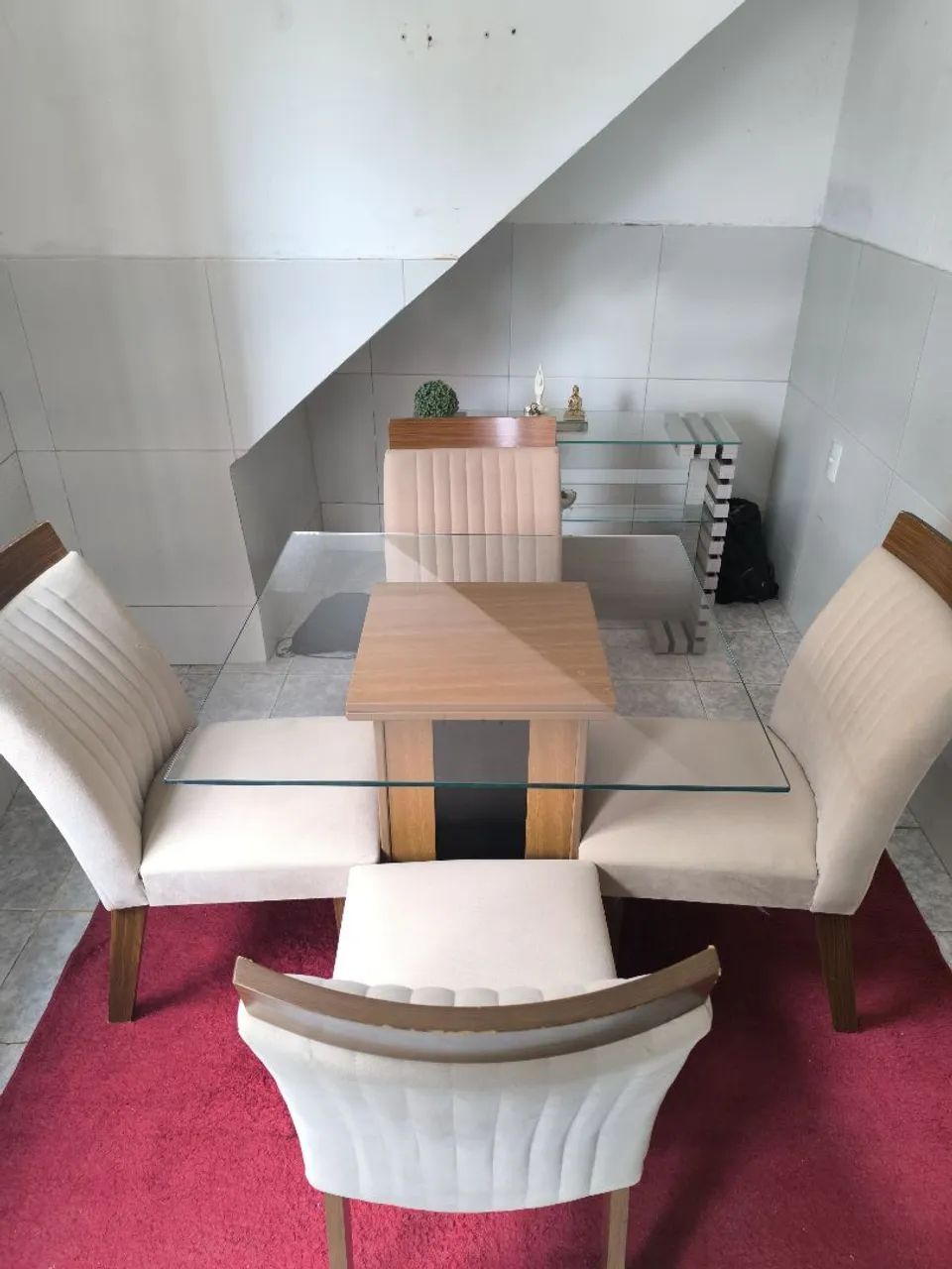 Mesa tampo de vidro e 4 cadeiras 