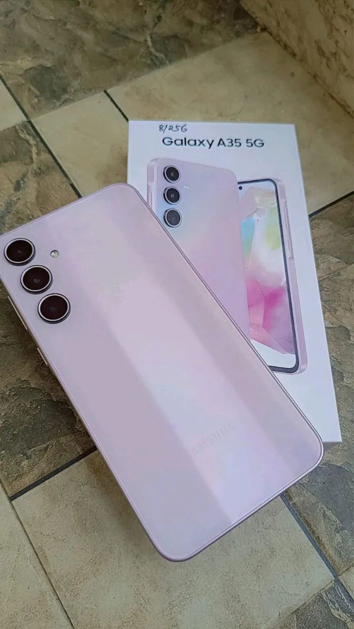 Celular semi novo