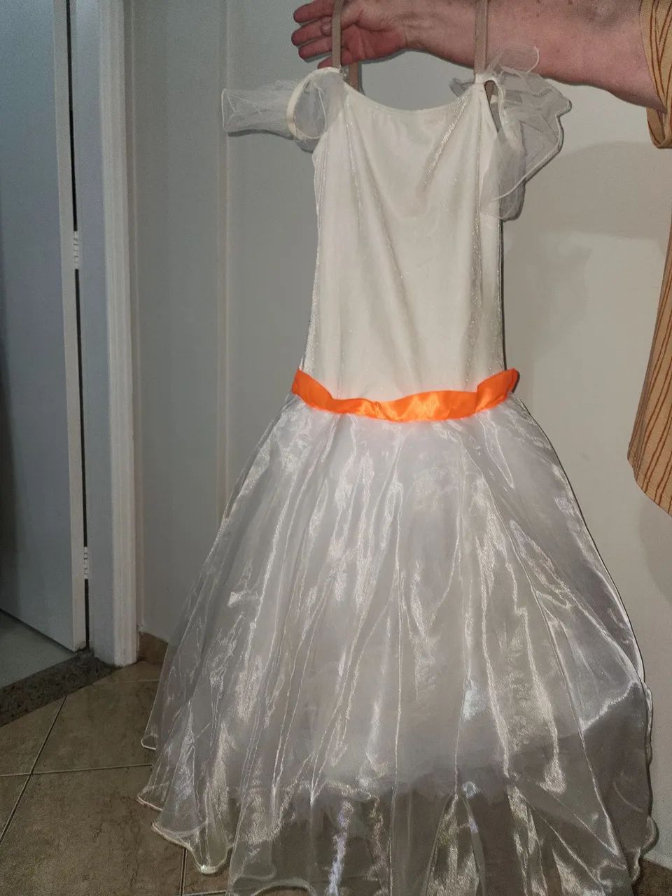Vestido Branco Ballet Com Fita Laranjas - Foto 5