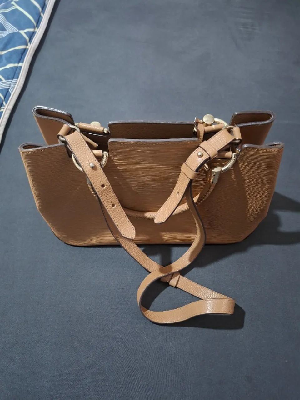 Bolsa Arezzo semi nova ORIGINAL - Foto 2