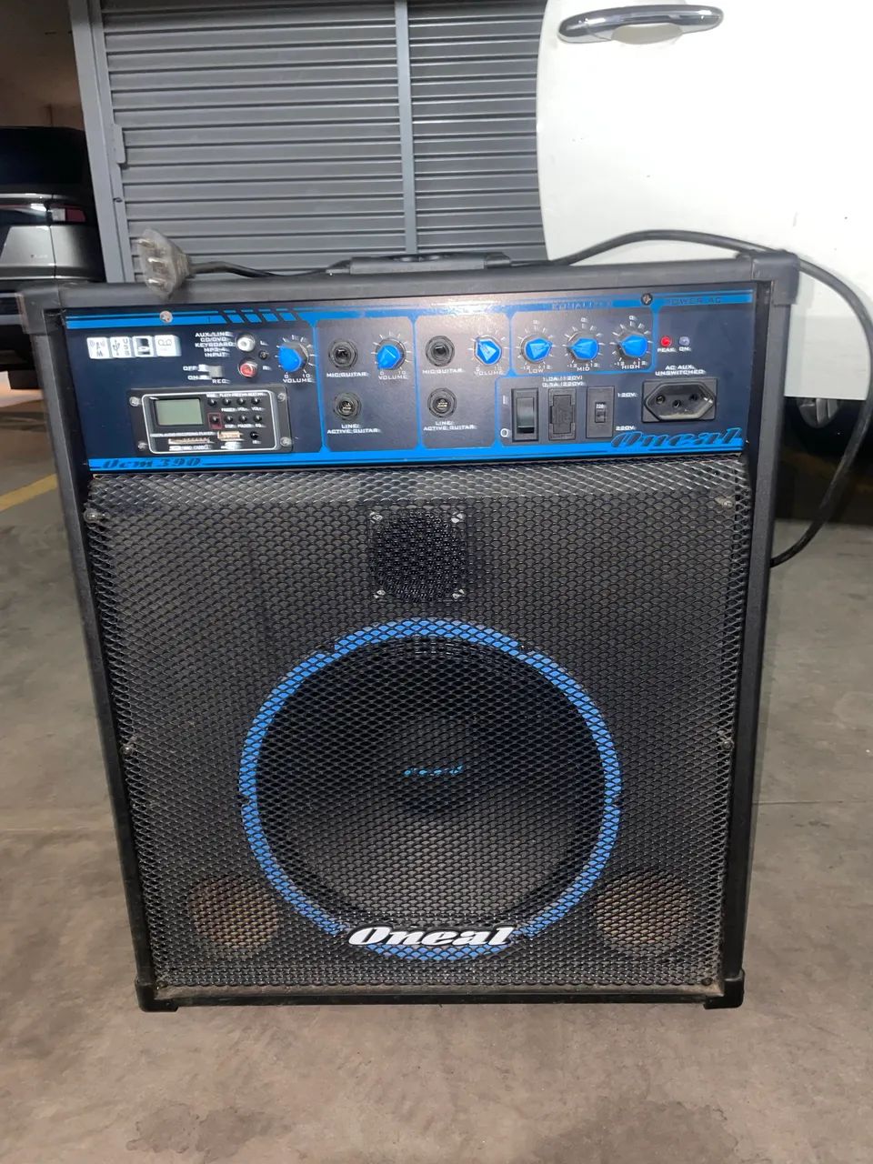 caixa acústica multiuso amplificada da marca Oneal, modelo OCM 190