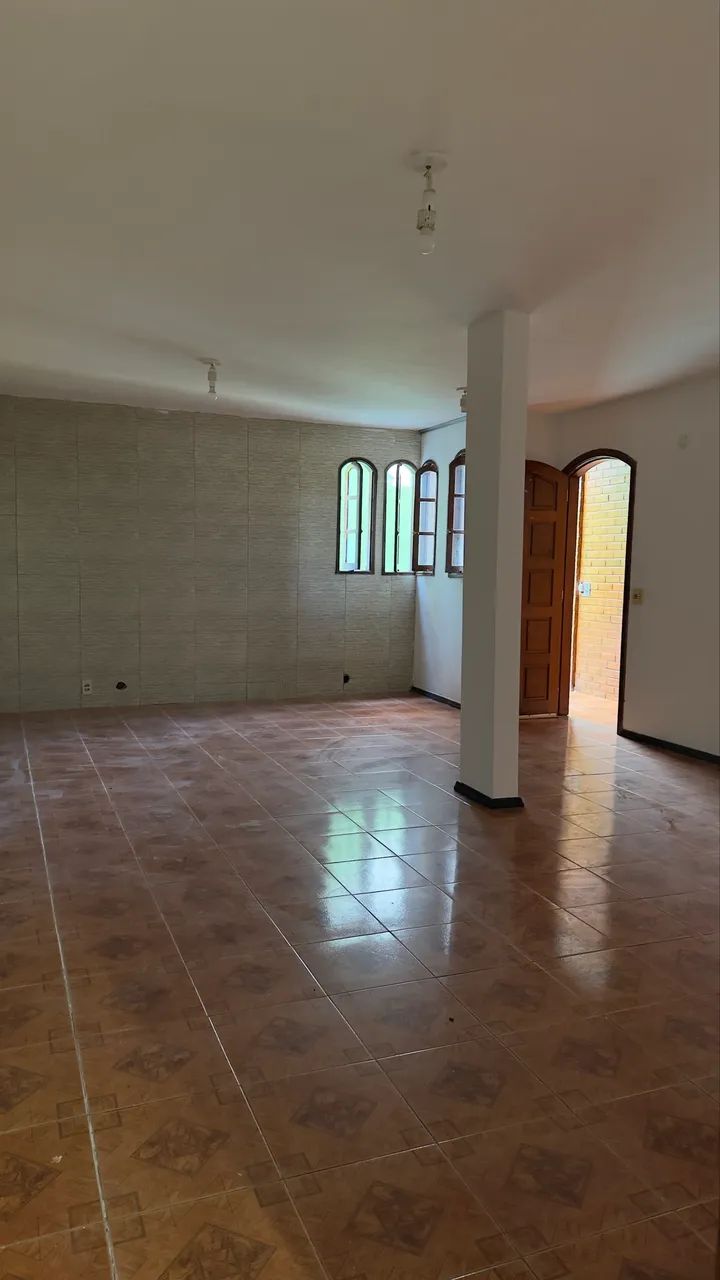 ALUGA-SE CASA NO PANORAMA 
