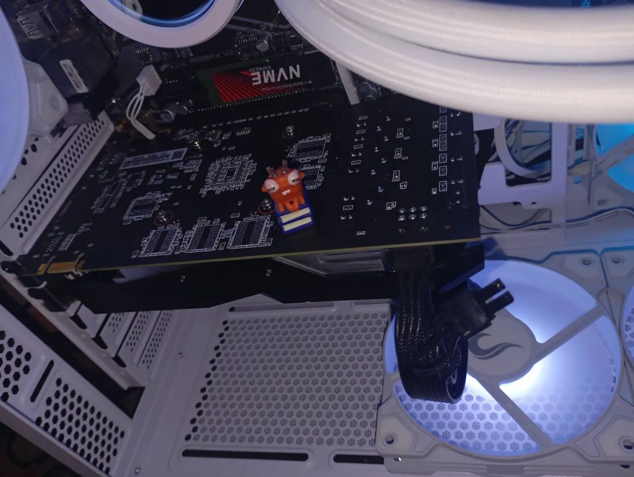 rtx 550ti 1 mês de uso funcionando perfeitamente  - Foto 2