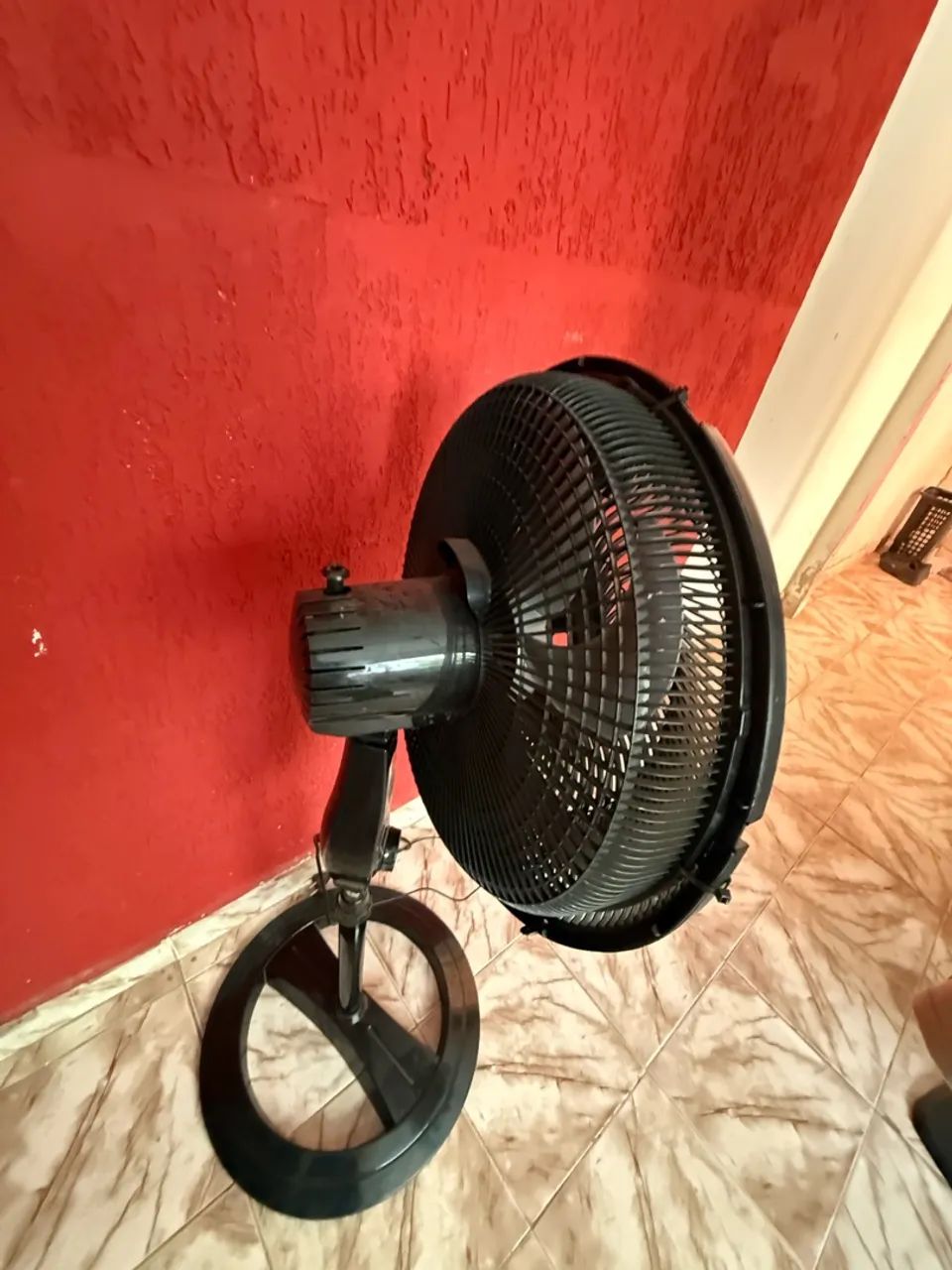 Ventilador de coluna 220v - Foto 2