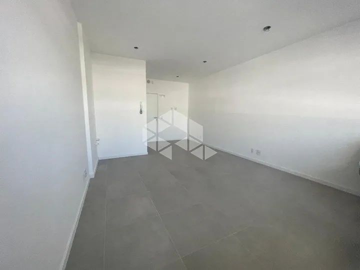 SALA COMERCIAL À VENDA NO ESTREITO COM 29 M² PRIVATIVOS - Foto 2