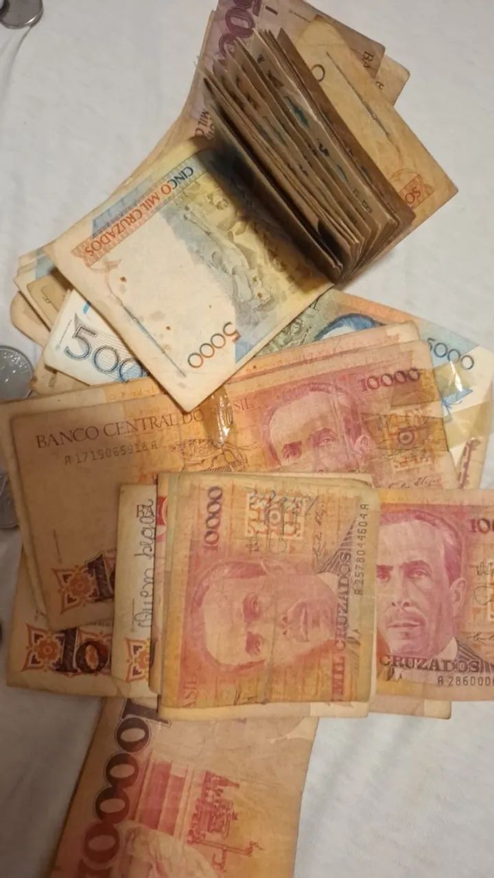 Coleção de moedas e notas / cédulas de dinheiro antigas  - Foto 4