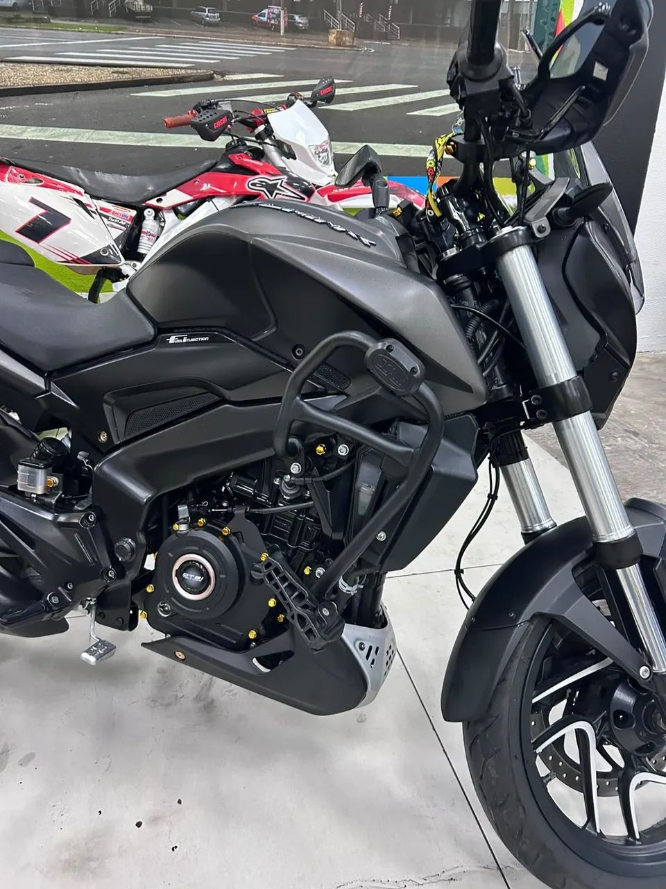 BAJAJ DOMINAR 400 - Foto 3