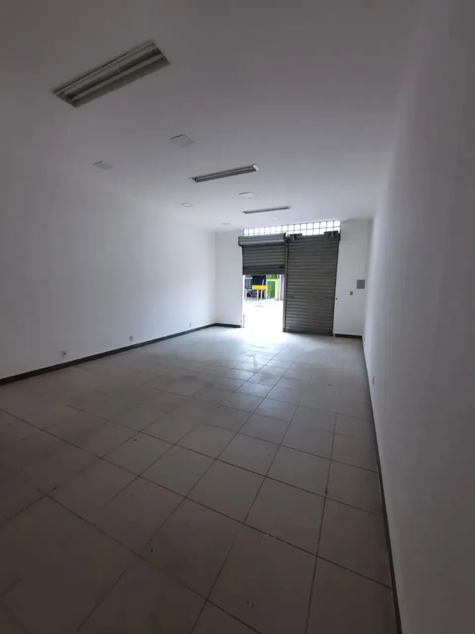 Loja  Vão livre + 01 banheiro.  Obs: Os valores poderão ser alterados sem aviso prévio. - Foto 4