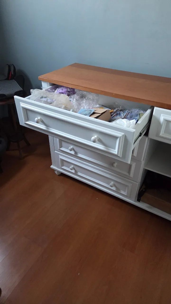 Cômoda branca com tampo amadeirado - linda e bem conservada  ? - Foto 4