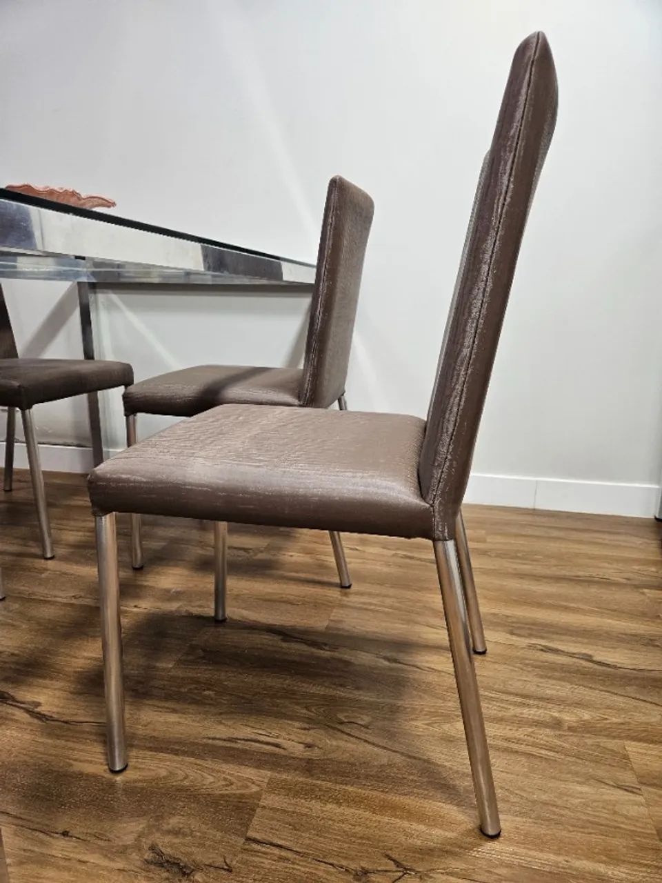 Conjunto mesa de jantar com 4 cadeiras (comporta 6 lugares) - Foto 4