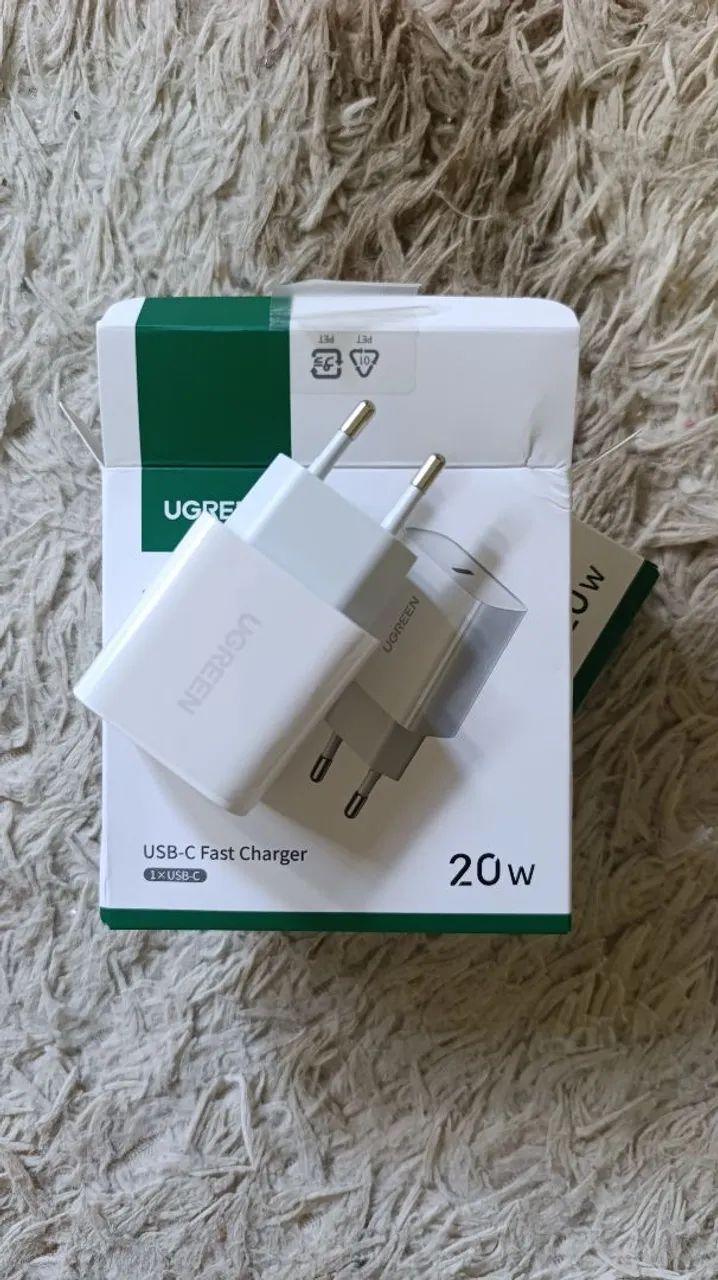 Fonte Carregador Ugreen Tipo C 20W