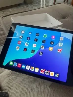 iPad 8 geração na caixa - Foto 5
