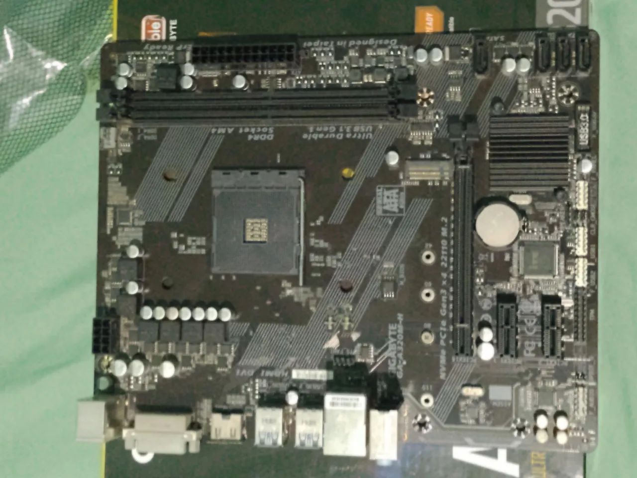 Placa Mãe Gigabyte GA-A320M-H - Foto 4