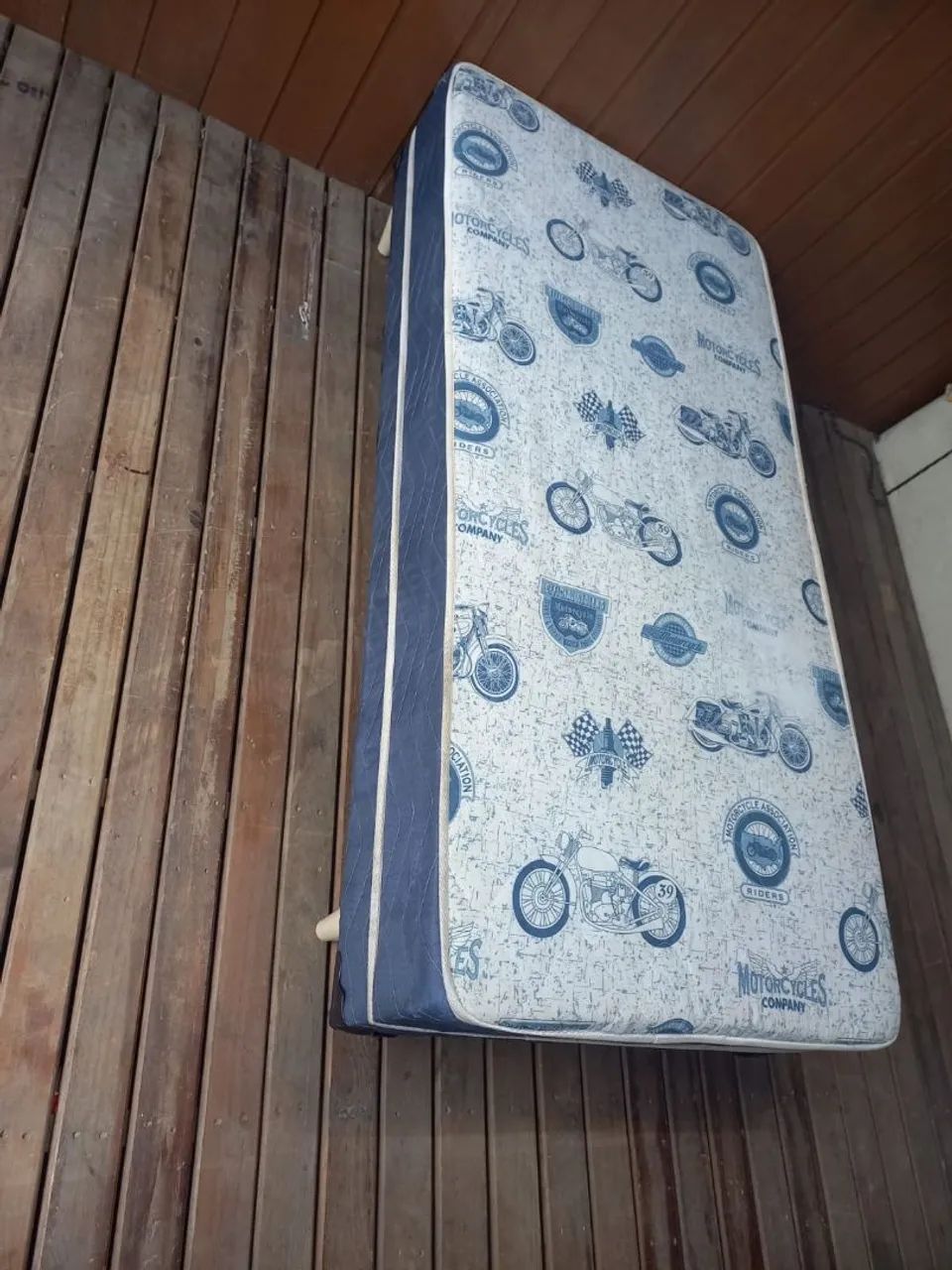 Cama Box de solteiro 