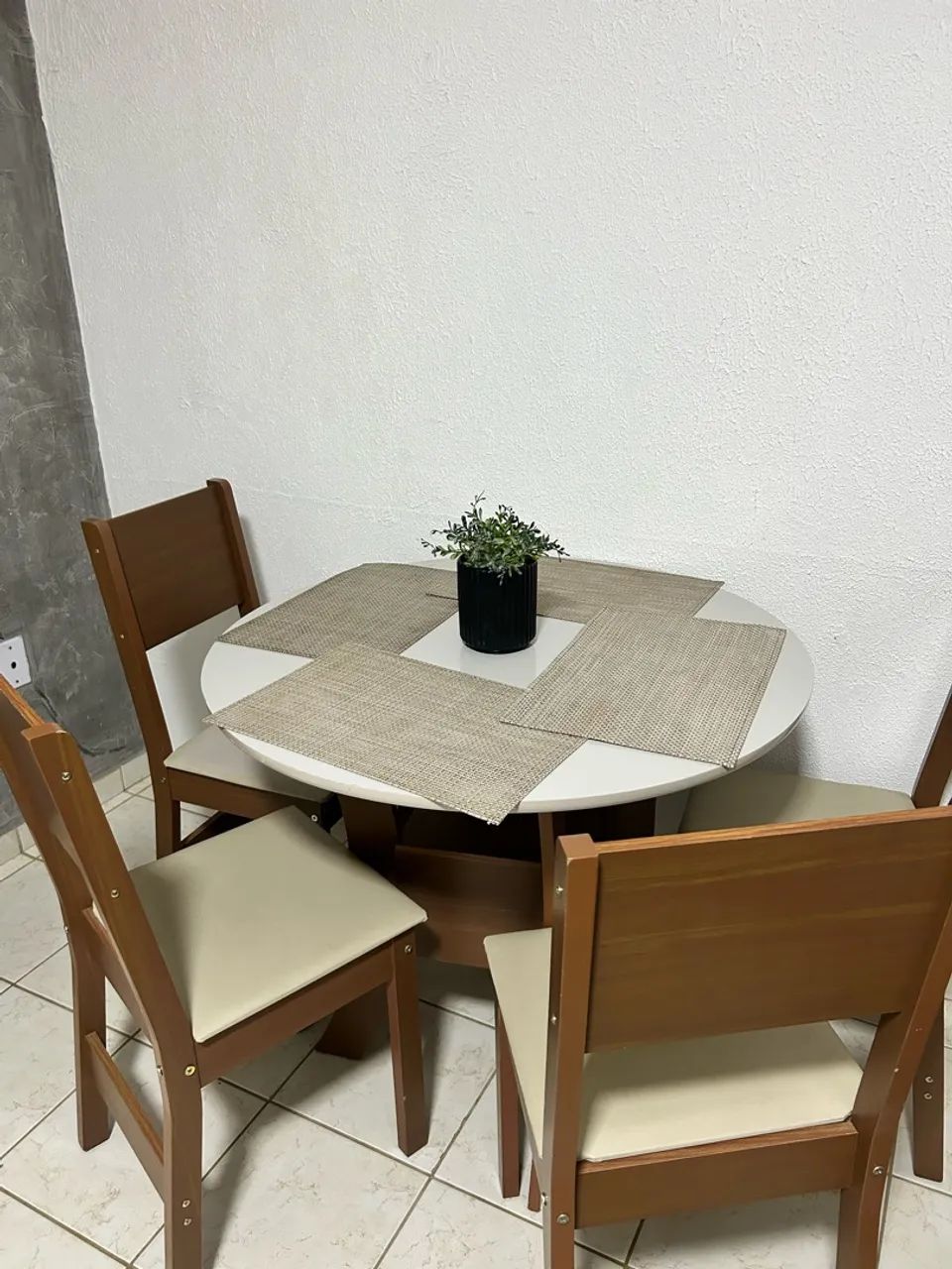 Mesa quatro cadeiras  - Foto 4