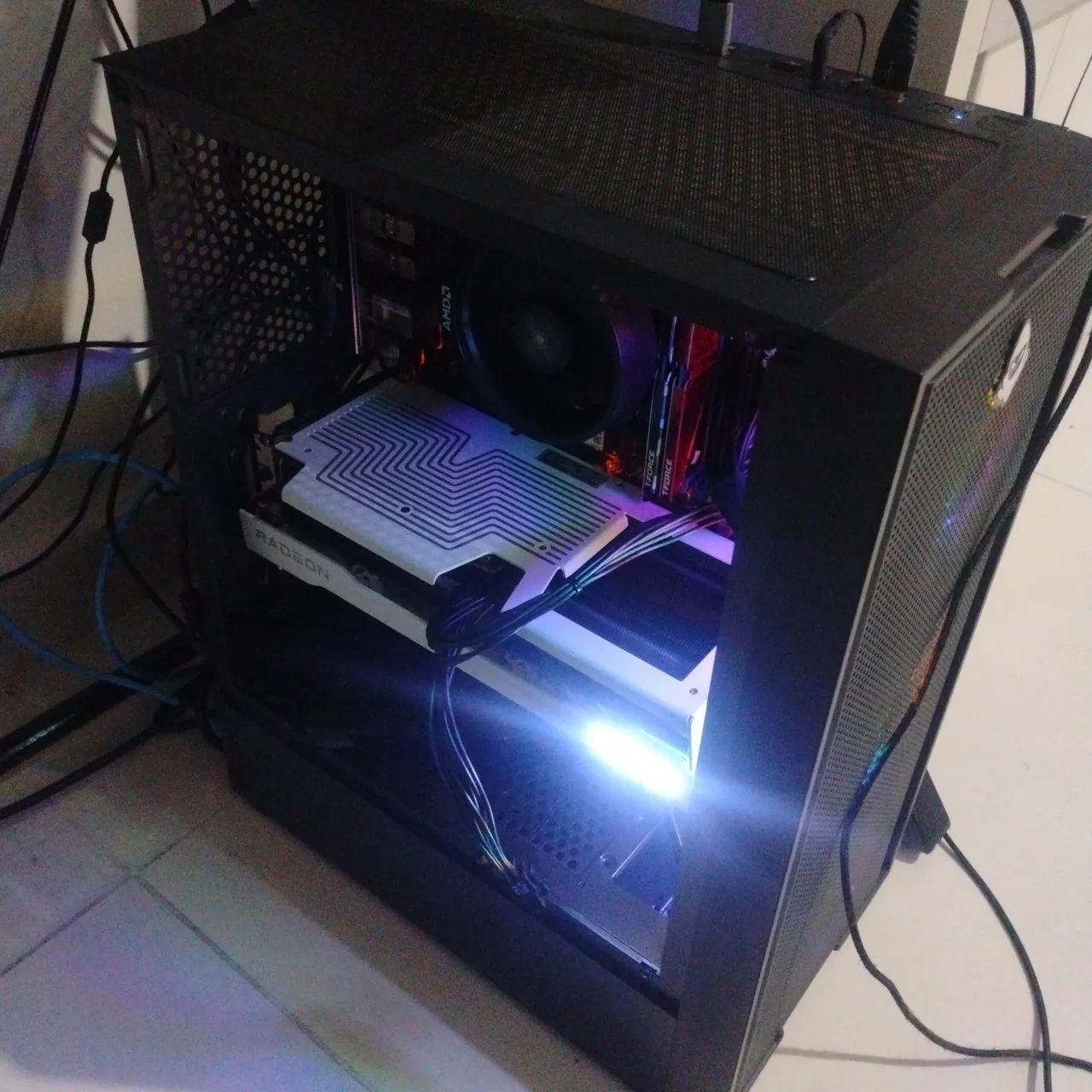 Placa de video Amd Rx 9060 xt 16gb  - Foto 5