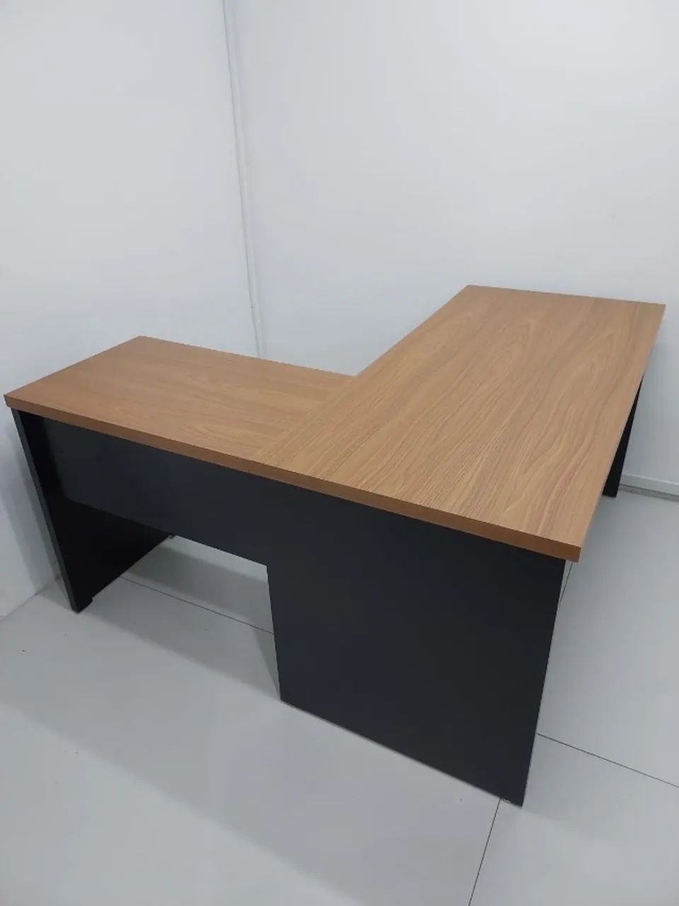 Mesa de escritório em L - Foto 2