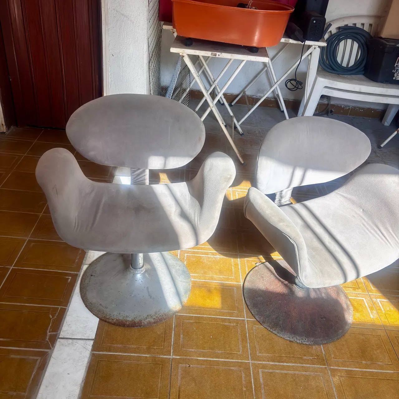 POLTRONAS GIRATÓRIAS 