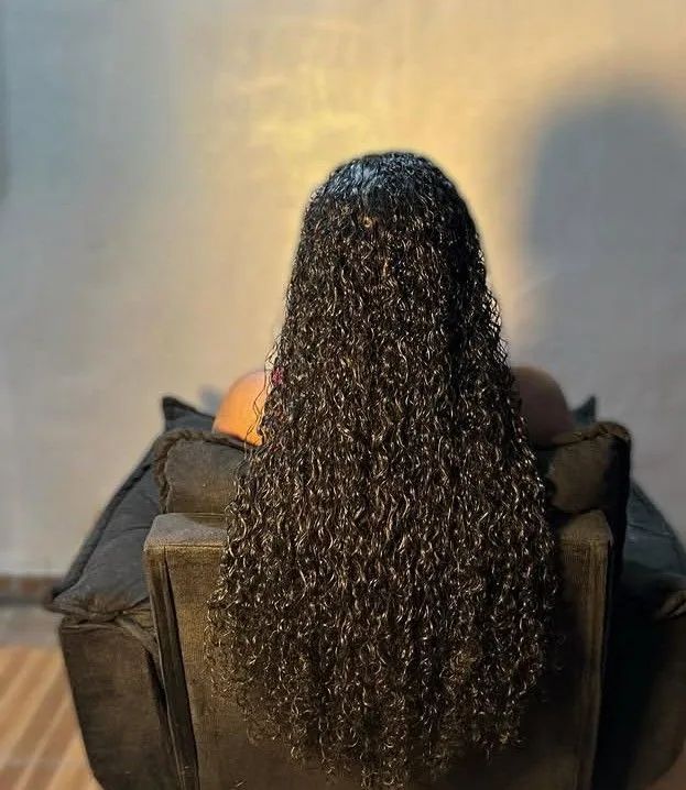 Mega Hair e entrelace R$ 200,00