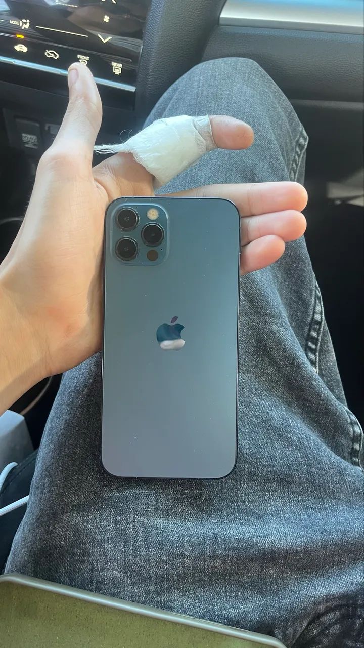 iPhone 12 Pro sem detalhes