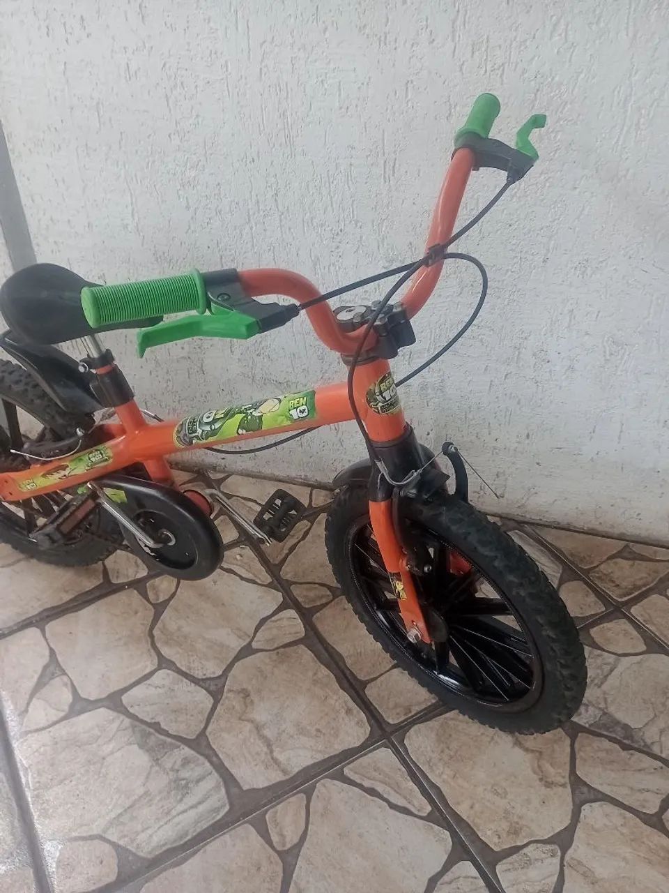 Bicicleta infantil aro 16 com personagem do Ben 10 - Foto 3