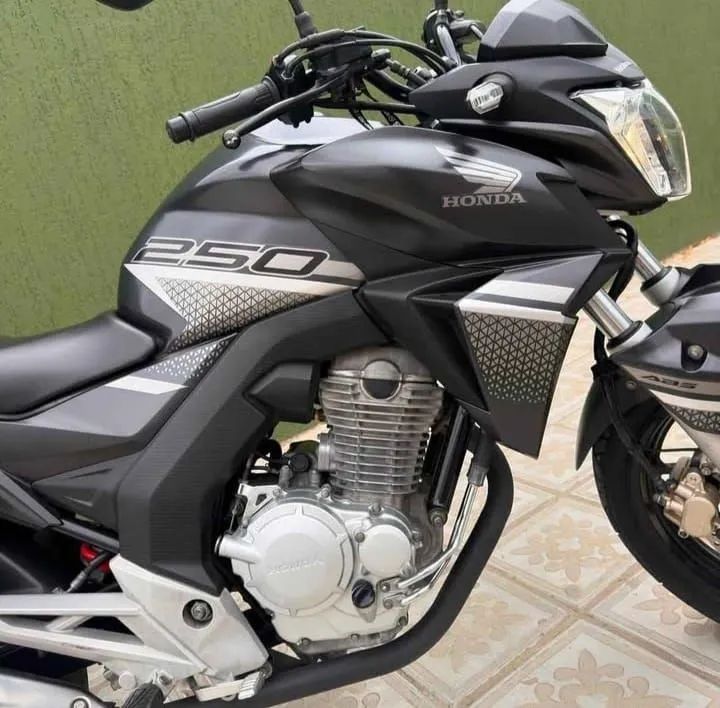 CB 250 - Foto 4