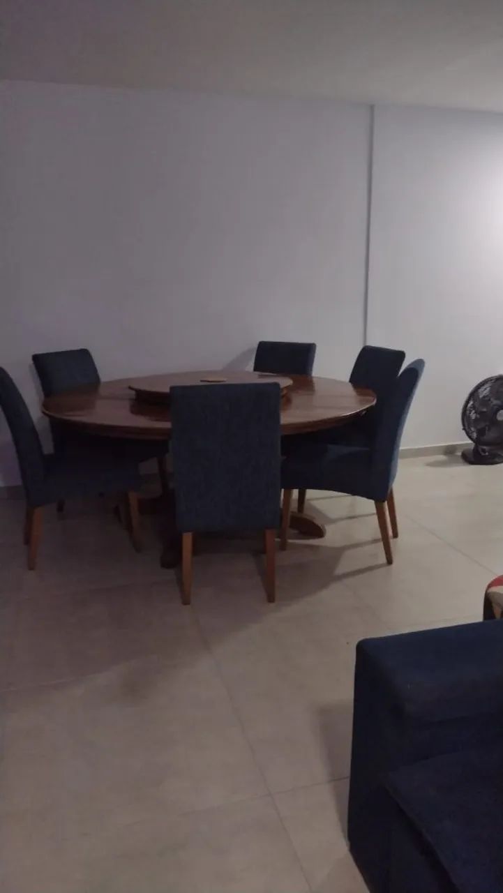 Mesa com 6 cadeiras64985860950785124