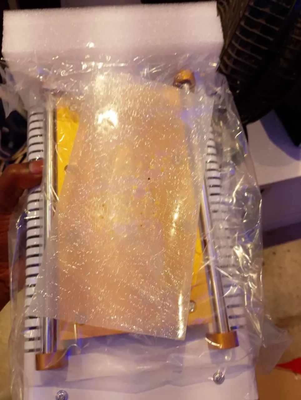 Vendendo separador de telha celular pra conserto de celular 