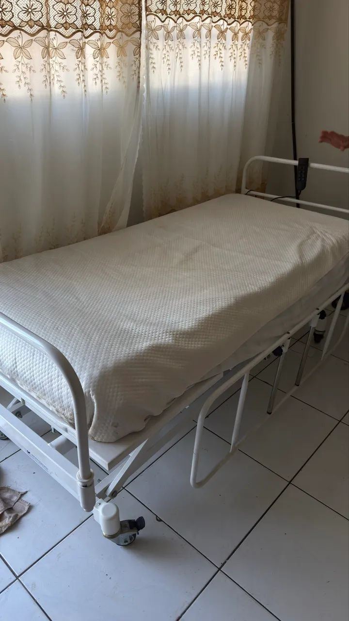 Cama Hospitalar Elétrica Desematec com Colchão e Controle - Foto 4