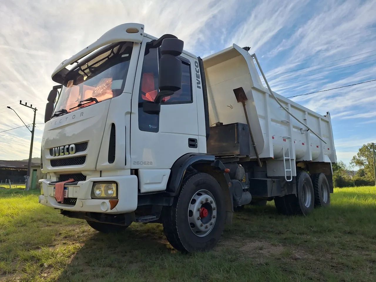 Iveco 260e28 Ano 2013 Tração 6x4