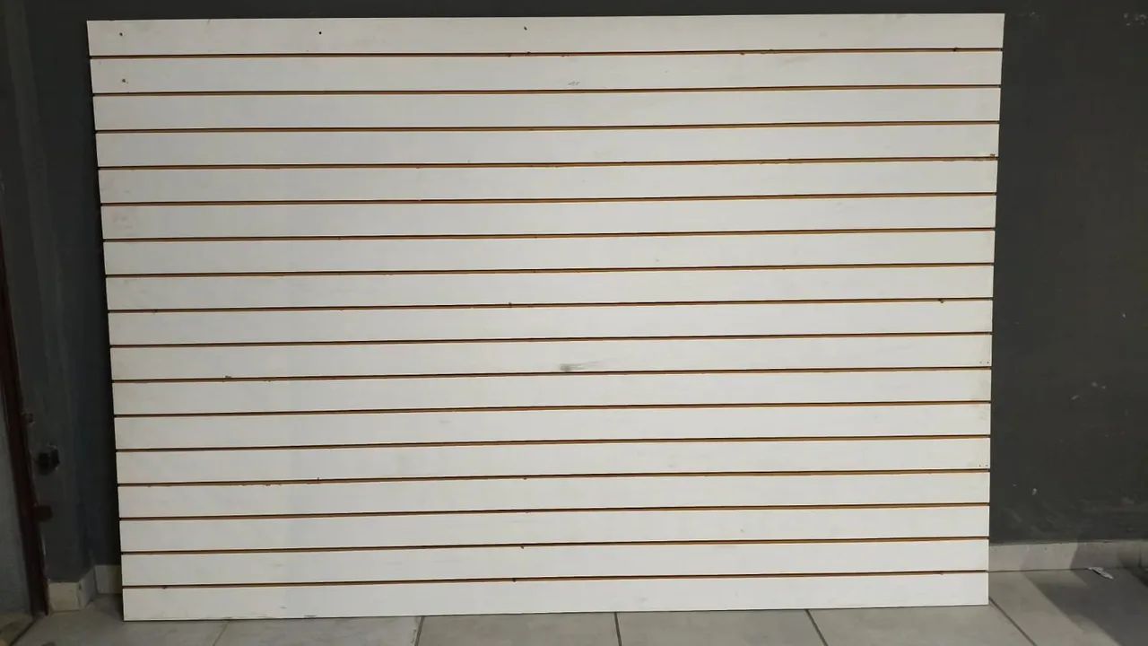 Painel Expositor Canaletado