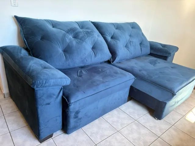 Sofá retrátil em veludo azul marinho - 2,60m  - Foto 5