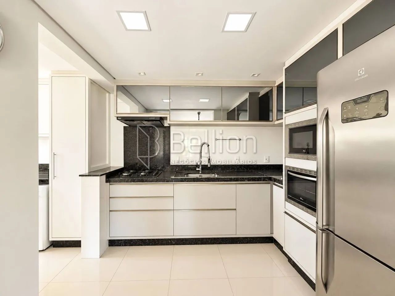 Apartamento 100% Mobiliado com 2 Quartos no Centro de Ascurra/SC - Foto 5