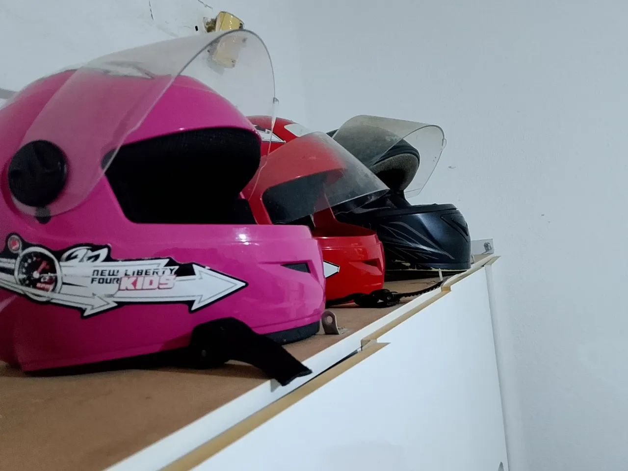 Vendo capacetes masculino e feminino infantil 