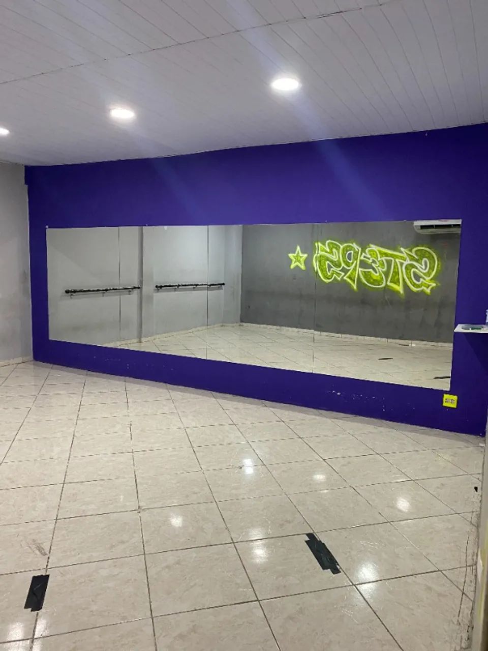 Espaço Comercial Amplo no Centro de Belford Roxo - 4 Salas + 2 Banheiros - Foto 3
