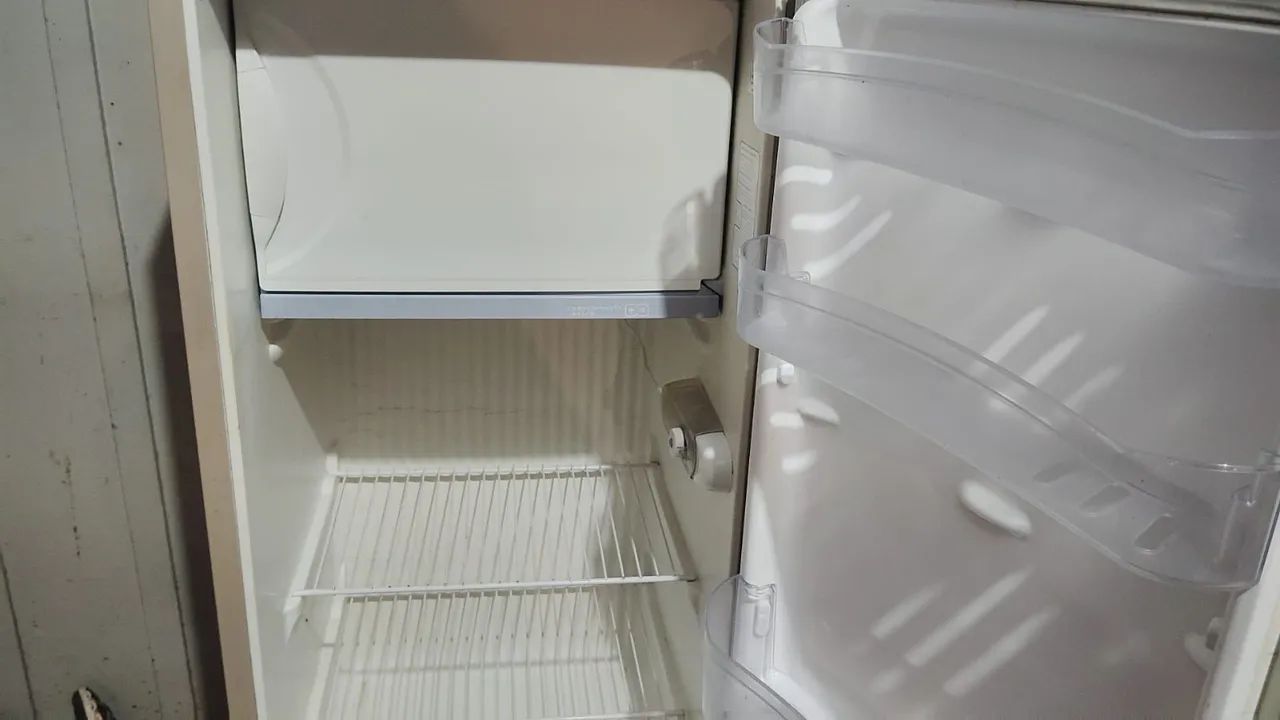 Geladeira  220vts - Foto 3