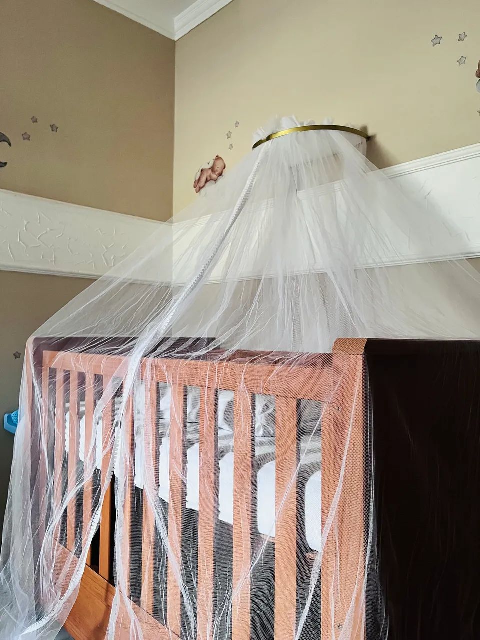 BERÇO QUE VIRA CAMA  - Foto 3
