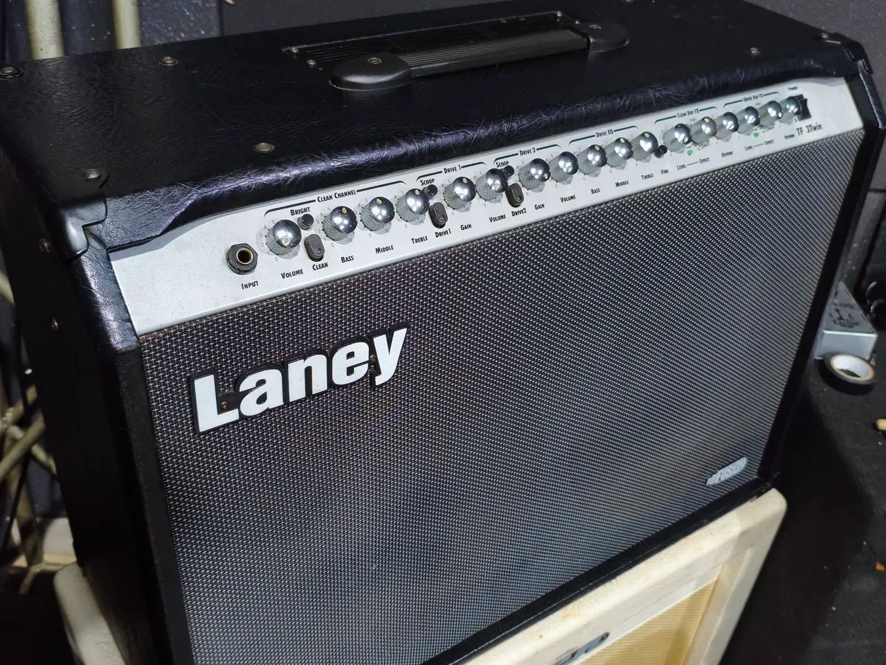 Amplificador Pré valvulado Laney TFx3 Twin 2 Celestion Seventy 80
