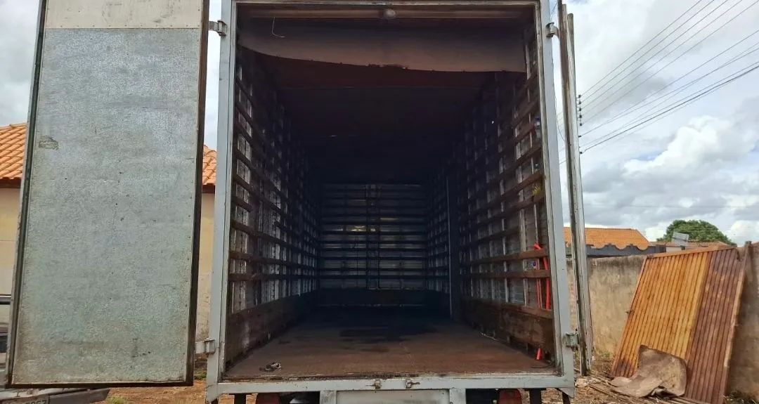 Caminhão Ford Cargo 815e 2006 - Foto 4