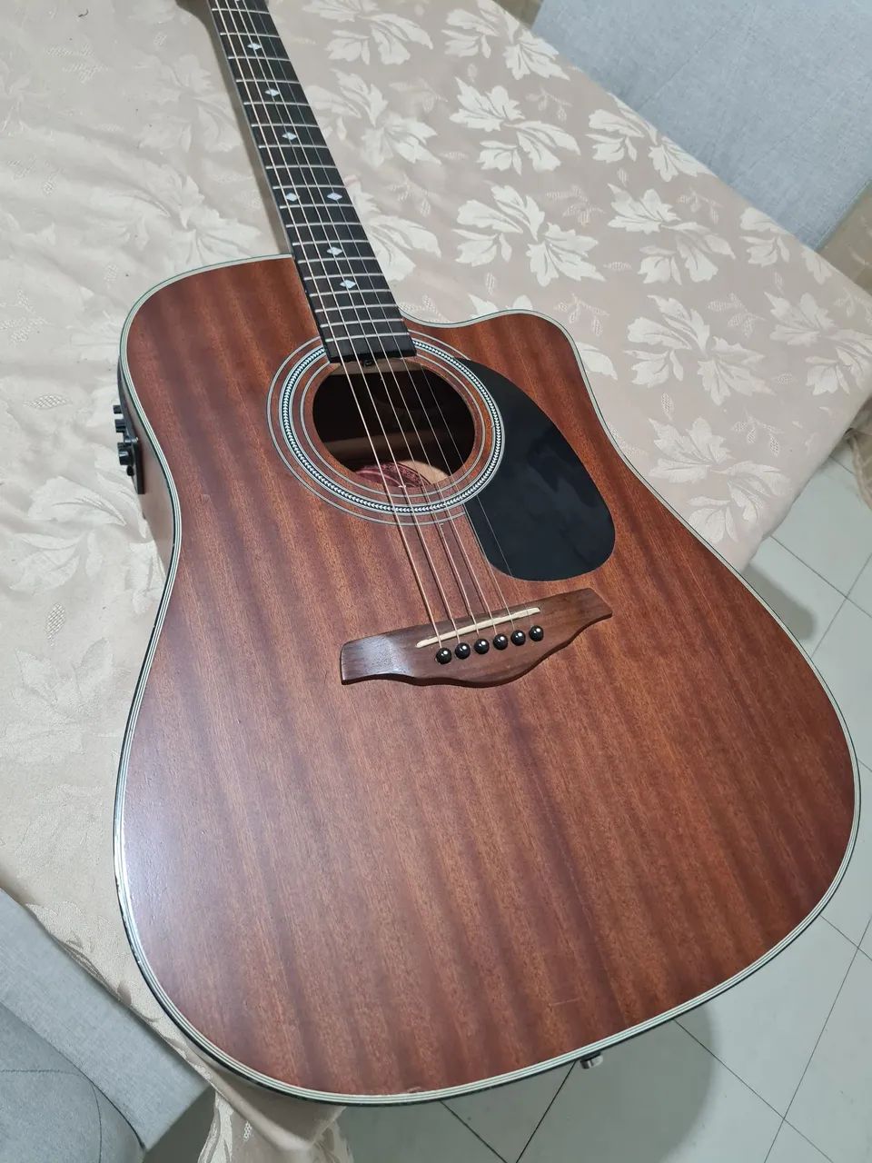 Violão elétrico Hofma - perfeito